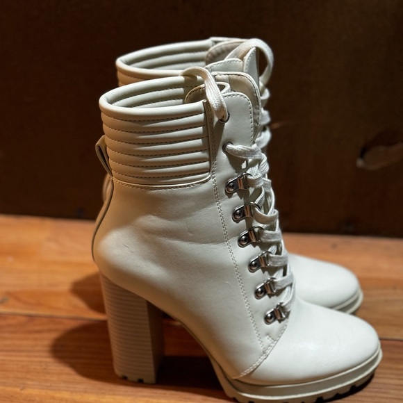 Brand new never worn heeled boots - Picture 3 of 5